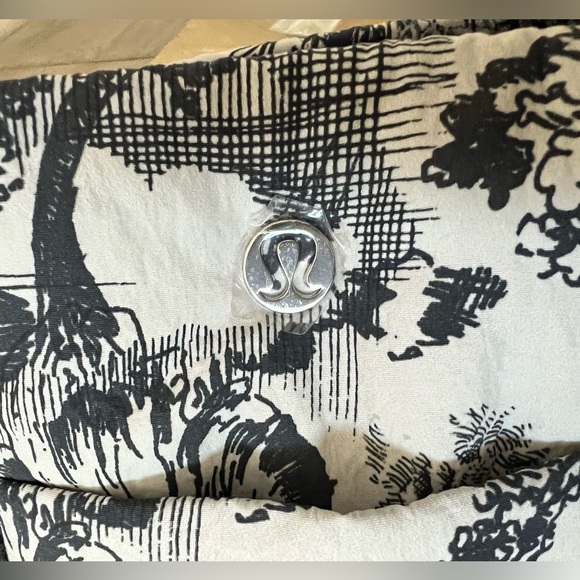 NWT Lululemon Boxy Mini Tote *Print - 4.5L Sketch Turtledove Navy/Obsidian - Picture 16 of 16